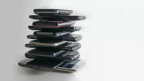Smartphone shipments soar in Q3 amid fierce competition