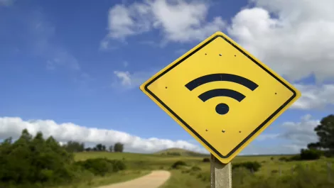 Kiwis want faster internet, especially in rural areas, survey finds