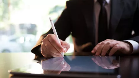 Salesforce and DocuSign bring AI into contract process
