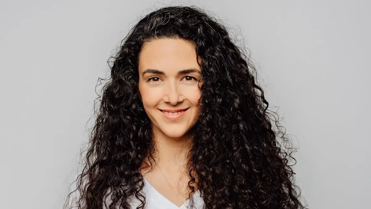 Shiran nawi   chief people and legal officer(2)