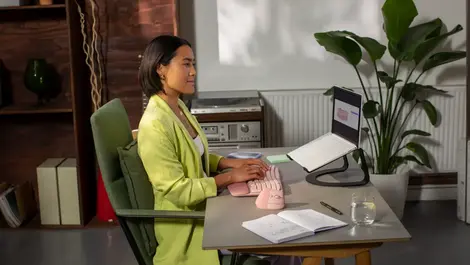 Logitech urges Australians to rethink desks over aches